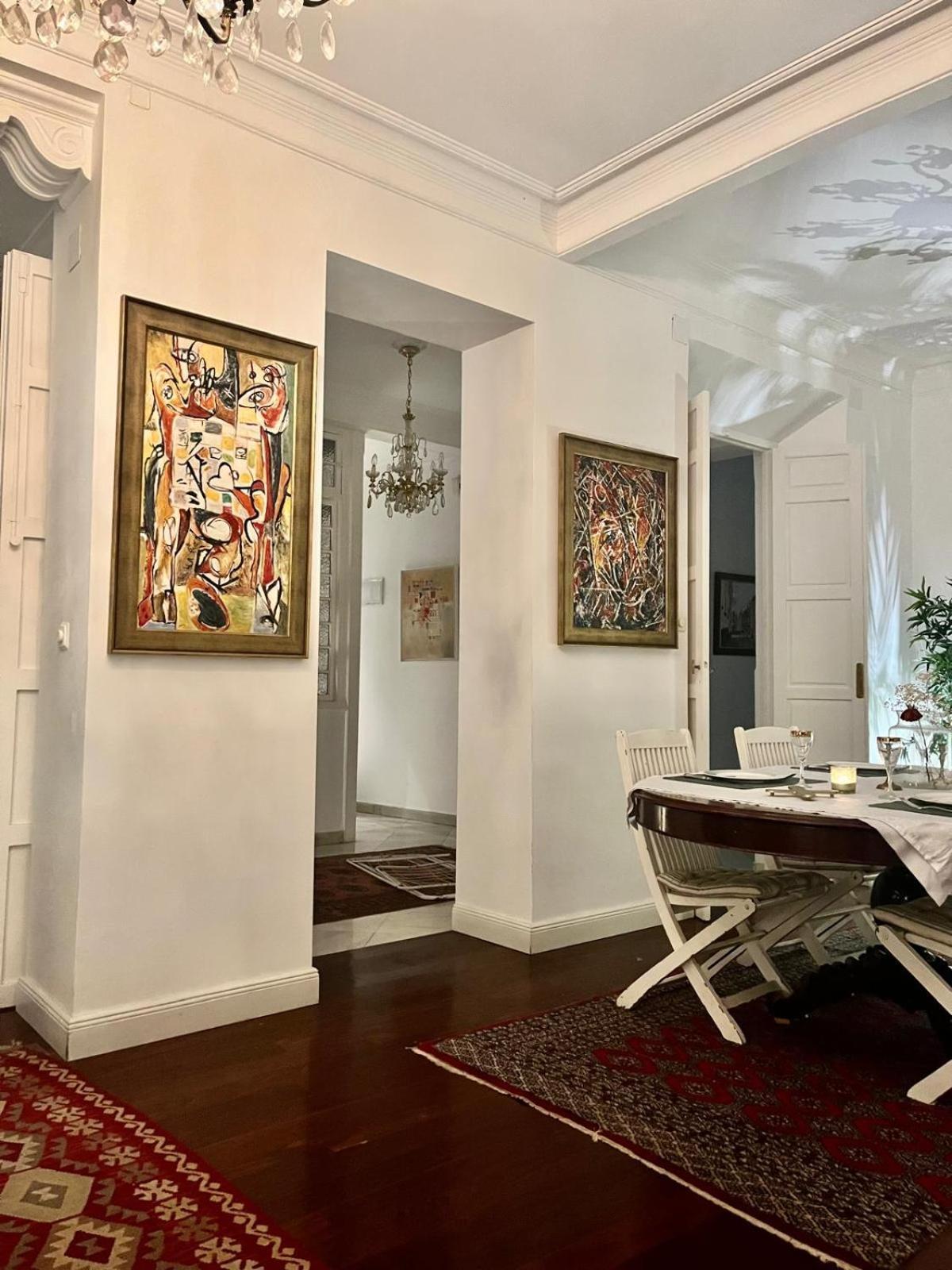 Small Stylish Room With Comfortable Queen-Size Bed In Very Large, Beautifully Decorated Shared Flat In The Historic Centre Of مالقة المظهر الخارجي الصورة
